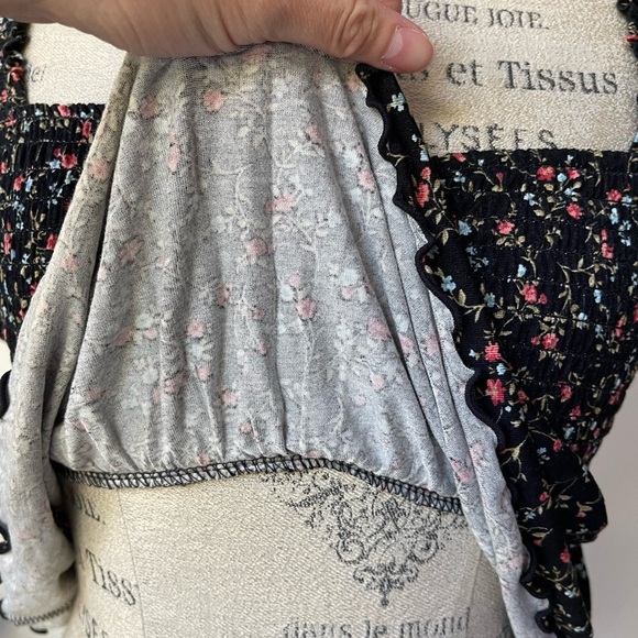 3/22 🧡 Multi coloured floral top - Picture 5 of 7